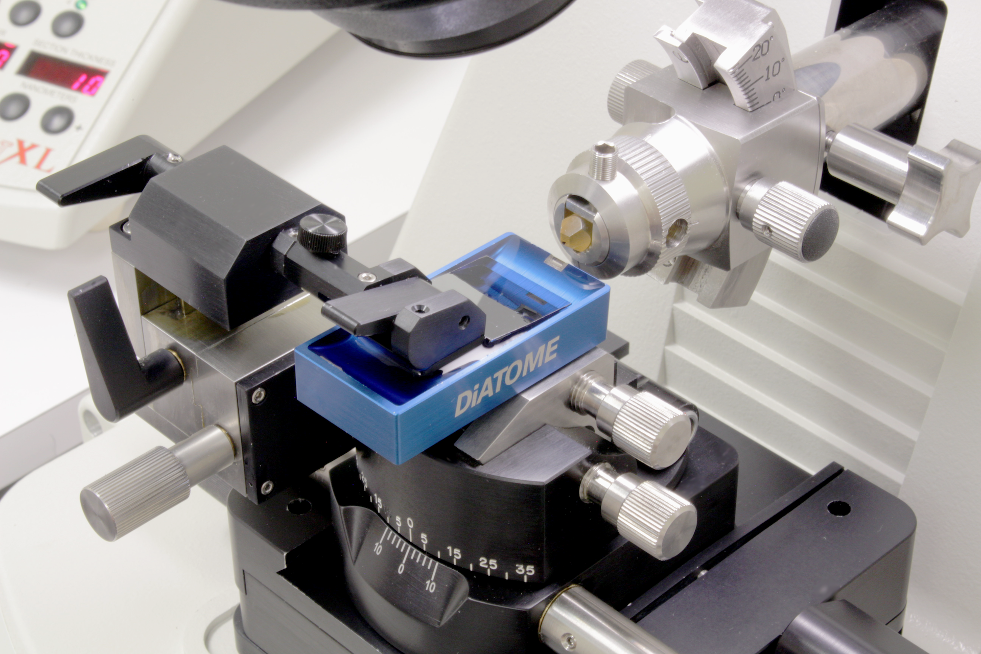 ASH2 Boeckeler
Ultramicrotome
RMC Boeckeler